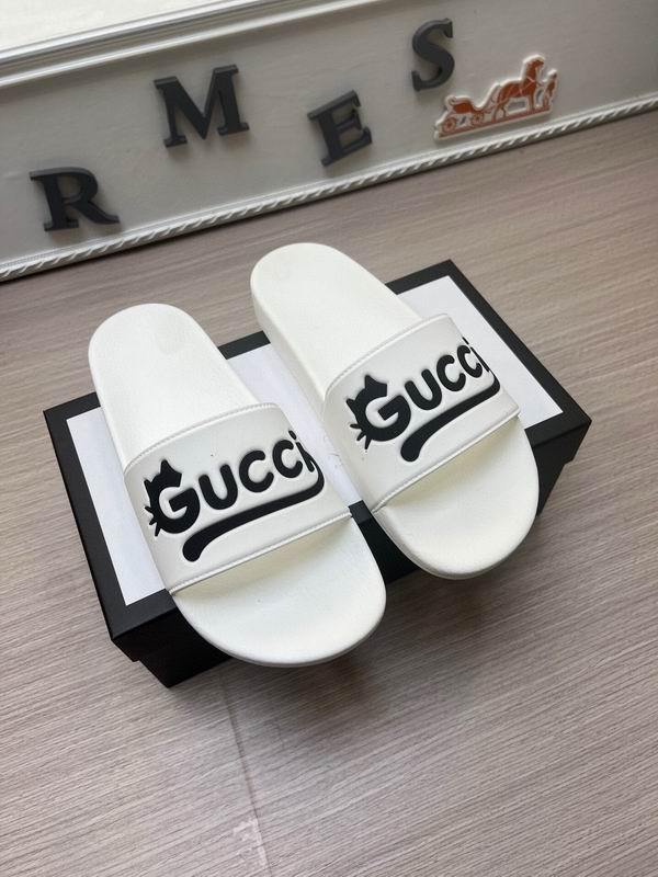 Gucci Men's Slippers 420